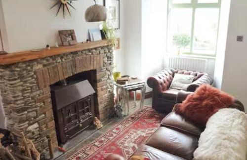 Rostrevor House | Solo Traveller Guest Lodgings