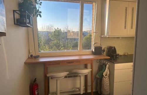 Gamle Oslo Apartment | Solrik endeleilighet på Hovin.