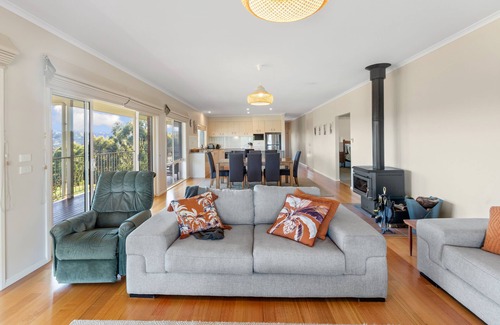 Bonnie Doon House | Someplace Else - Snow Time!