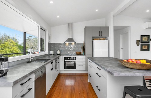 Somers House | Somers Beach House Bay Views