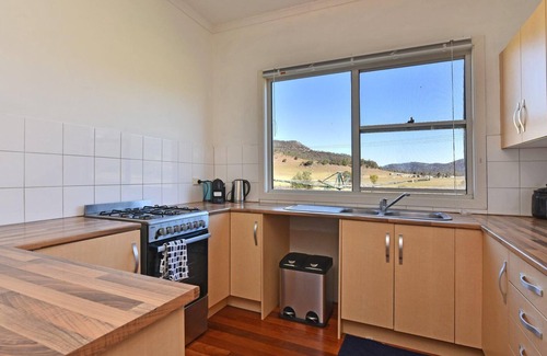 Broke Cottage | Somerville Wine Cottage Hideaway 3-Bedroom Cottage Near Broke Wineries