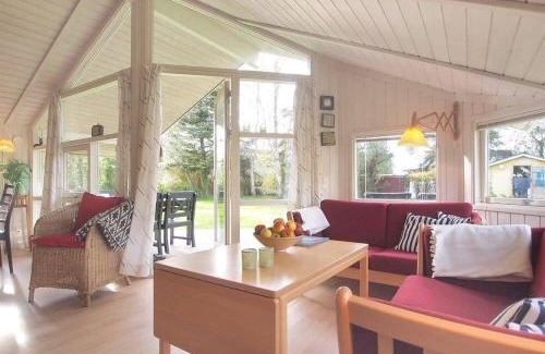Marielyst House | Sommerhus i Marielyst med Spa og Sauna, incl el og vand, tæt på by og strand