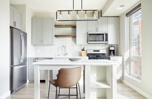 Mill District Apartment | Sonder at Vicinity | One-Bedroom Apartment w/Balcony