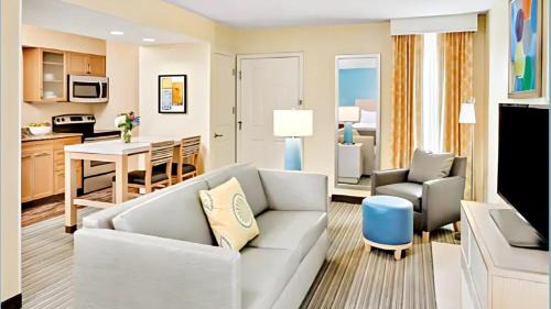 Sharonville Hotel | Sonesta ES Suites Cincinnati - Sharonville West