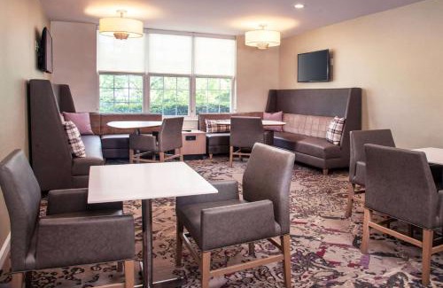 Linthicum Heights Hotel | Sonesta ES Suites Baltimore BWI Airport