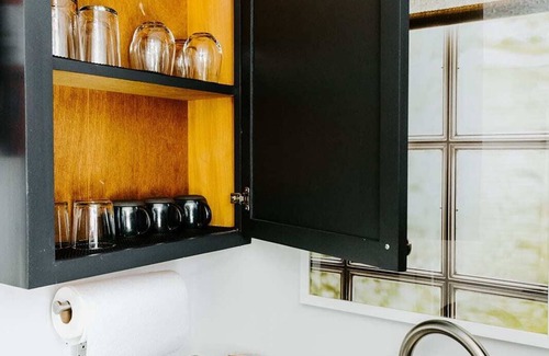 Edgehill Apartment | Songwriter's Suite: Luxe Music Row Stay!