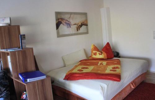 Heiligenhagen Apartment | Sonnige Ferienwohnung am Wald Büdnerreihe