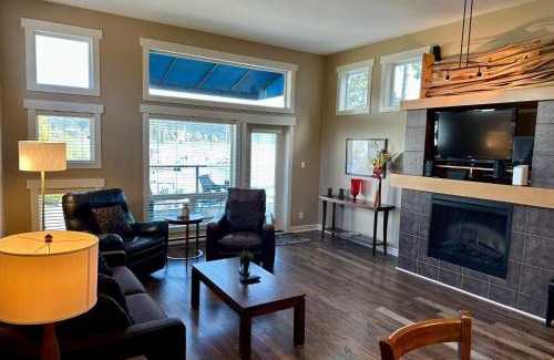 Sooke House | Sooke Harbour Penthouse