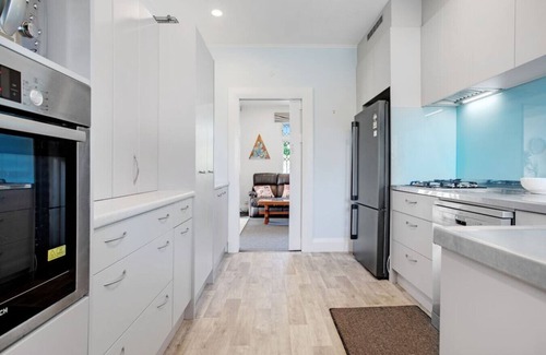 Mount Eden House | Soothe Serenity Mt Eden Villa with Parking