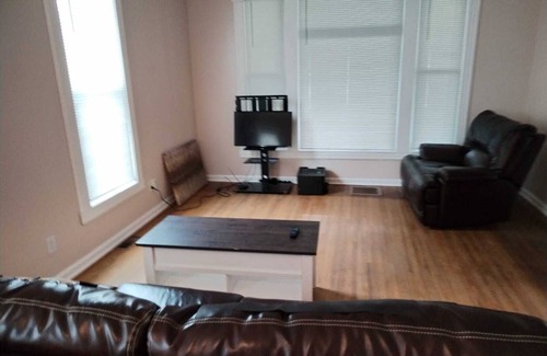 Galesburg Apartment | Soothing apartment with AC in charming Galesburg