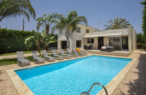 Pervolia Villa | Soothing Sunset Villa, 200m to the Beach