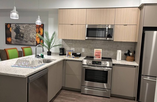 Koreatown Hotel | Sophisticated 1-Bedroom Apart-Hotel near Downtown LA, Koreatown