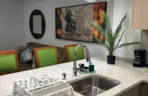 Koreatown Hotel | Sophisticated 1-Bedroom Apart-Hotel near Downtown LA, Koreatown