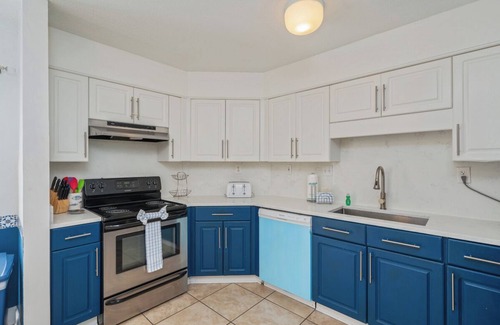 Holiday Isle House | Sophisticated TH Shoreline Towers WALK 2 beach