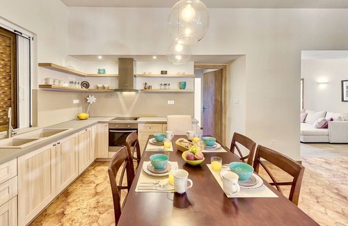 Pigadhakia Villa | Sophisticated Villa with A/C, Extensive Gardens, Private Pool, Close to Beautiful Sandy Beaches