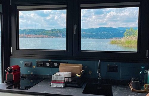Angera Boat Rental | Sopra L'acqua - Houseboat