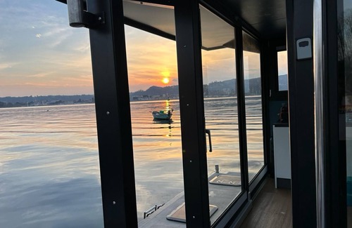 Angera Boat Rental | Sopra L'acqua - Houseboat