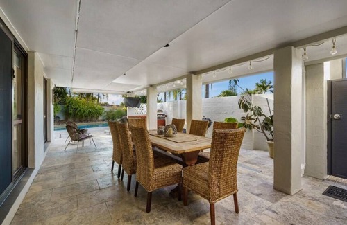 Sorrento House | Sorrento Oasis - 5BR, Gym, Pool