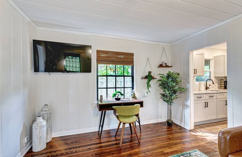 Southside House | SoSo Bamboo Bungalow - Cozy, Private Zen Retreat