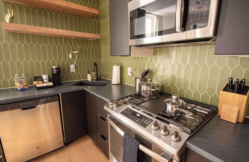 Fishtown Apartment | Sosuite | 2BR Apt w W/D, Split Level