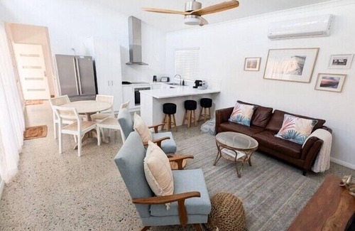 Lancelin House | Sou Wester - is a bright, light and modern holiday home.