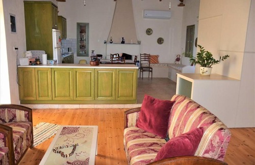 Papadhianika House | Soubassis House