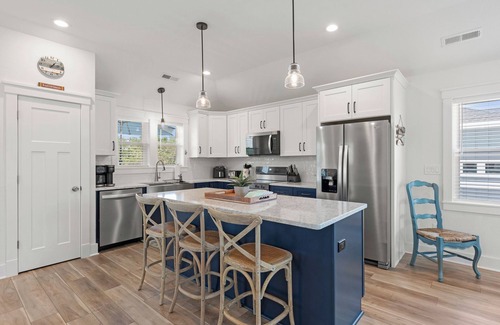 Monteray Shores House | Sound Dream: New Build | Pool & Hot Tub
