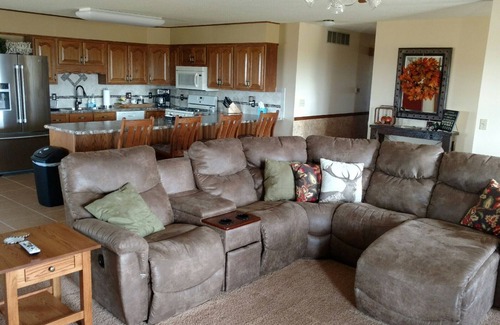 Roxbury Cabin | South 40 Lodge: Central Ks Lodging With Amazing Views & Sounds Of The Country