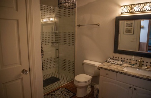 Rabbit Creek Apartment | South Anchorage getaway with indoor gym!
