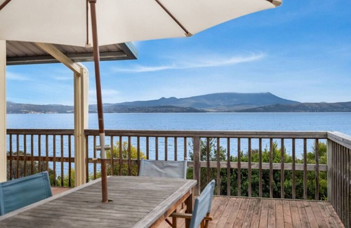 South Arm Apartment | South Arm Beach House
