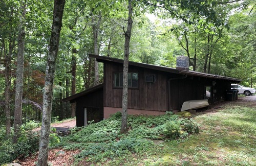 Arden House | South Asheville Solitude