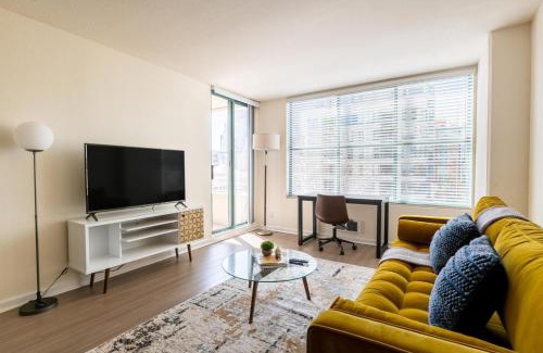 South Beach Apartment | South Beach 1br across the street from SF bay SFO-1661