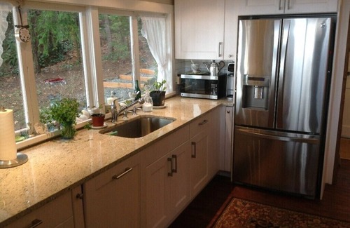 Bainbridge Island House | South Beach Cozy Cottage - Waterfront Perfection