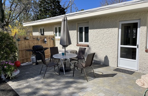 South Chatham House | South Chatham cottage walk to beaches, dining, tennis, shops, bike path.
