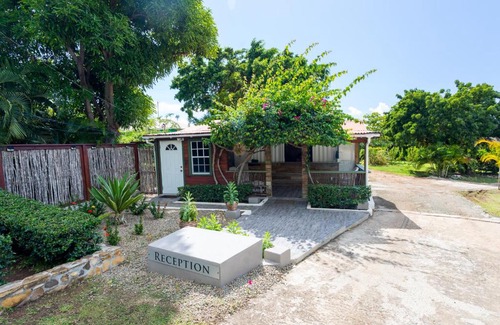 Cades Bay Hotel | South Coast Horizon