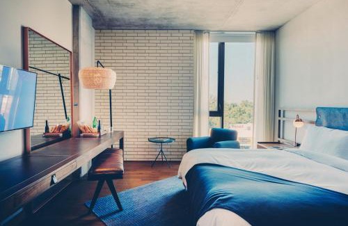 Travis Heights Hotel | South Congress Hotel