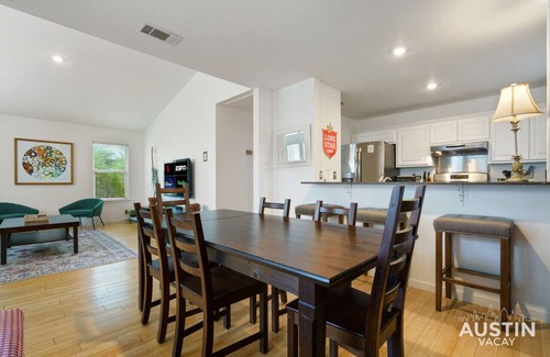 Bouldin House | South Congress Living w/Gorgeous Porch & Backyard