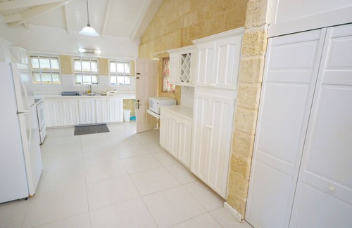 Long Bay House | South-easterly Sea view villa with pool