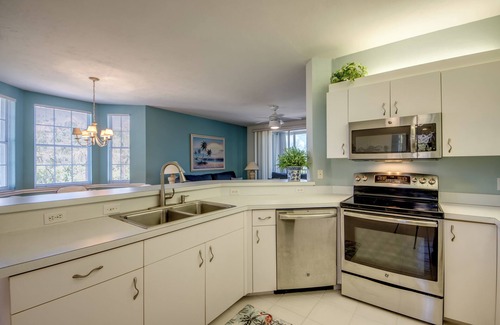 South Island Condo | South-end 2-bedroom FMB condo across the street from the beach