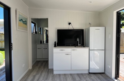 Pauanui House | South End modern beach house - close to beach & mountain.