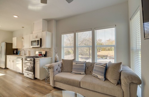 South Houston House | South Houston Townhome w/Patio & Gas Grill!