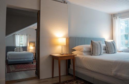 Queenston Hotel | South Landing Inn