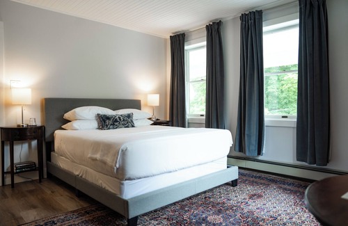 Queenston House | South Landing Inn Niagara on the Lake