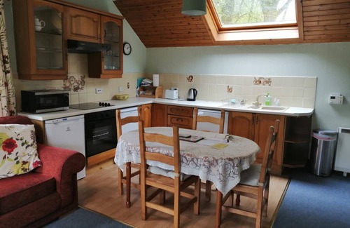 Biggar Cottage | South Lodge - sleeps 4 guests in 2 bedrooms