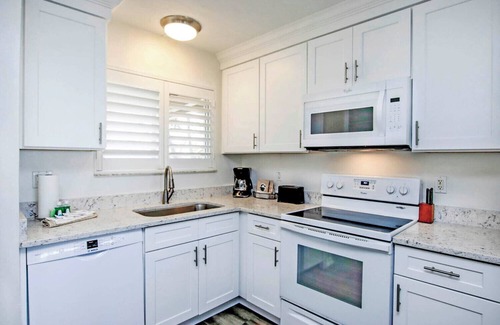 Captiva House | South Seas Marina Villa 704 - Gulf & Marina Views