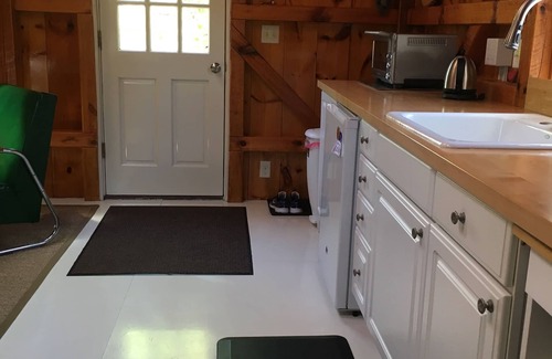 Nantucket Town House | South Shore Central -7 minutes to beach on bikes!