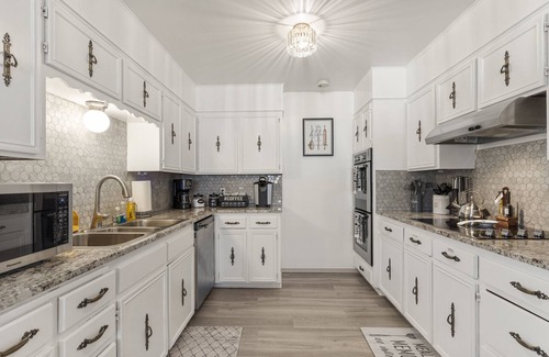 South Tulsa House | South Tulsa 5 Bedroom & 8 Beds | Luxury | 2 King Suites