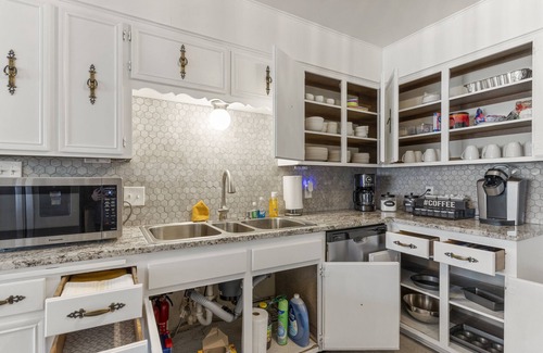 South Tulsa House | South Tulsa 5 Bedroom & 8 Beds | Luxury | 2 King Suites