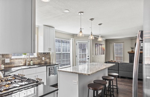 South Tulsa House | South Tulsa Gem: 3 bed/2.5 bath with firepit