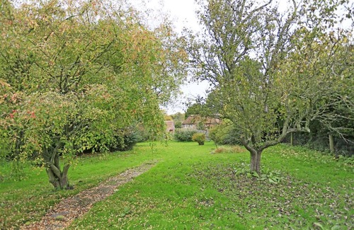 Westleton House | South West Cottage - Three Bedroom House, Sleeps 4